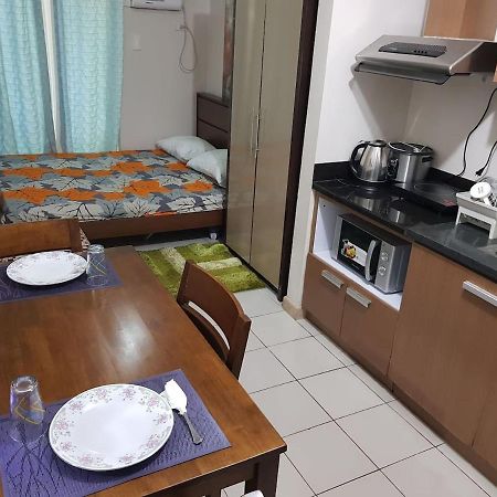 Heart Of The City Studio With Balcony Davao Stadt Exterior foto