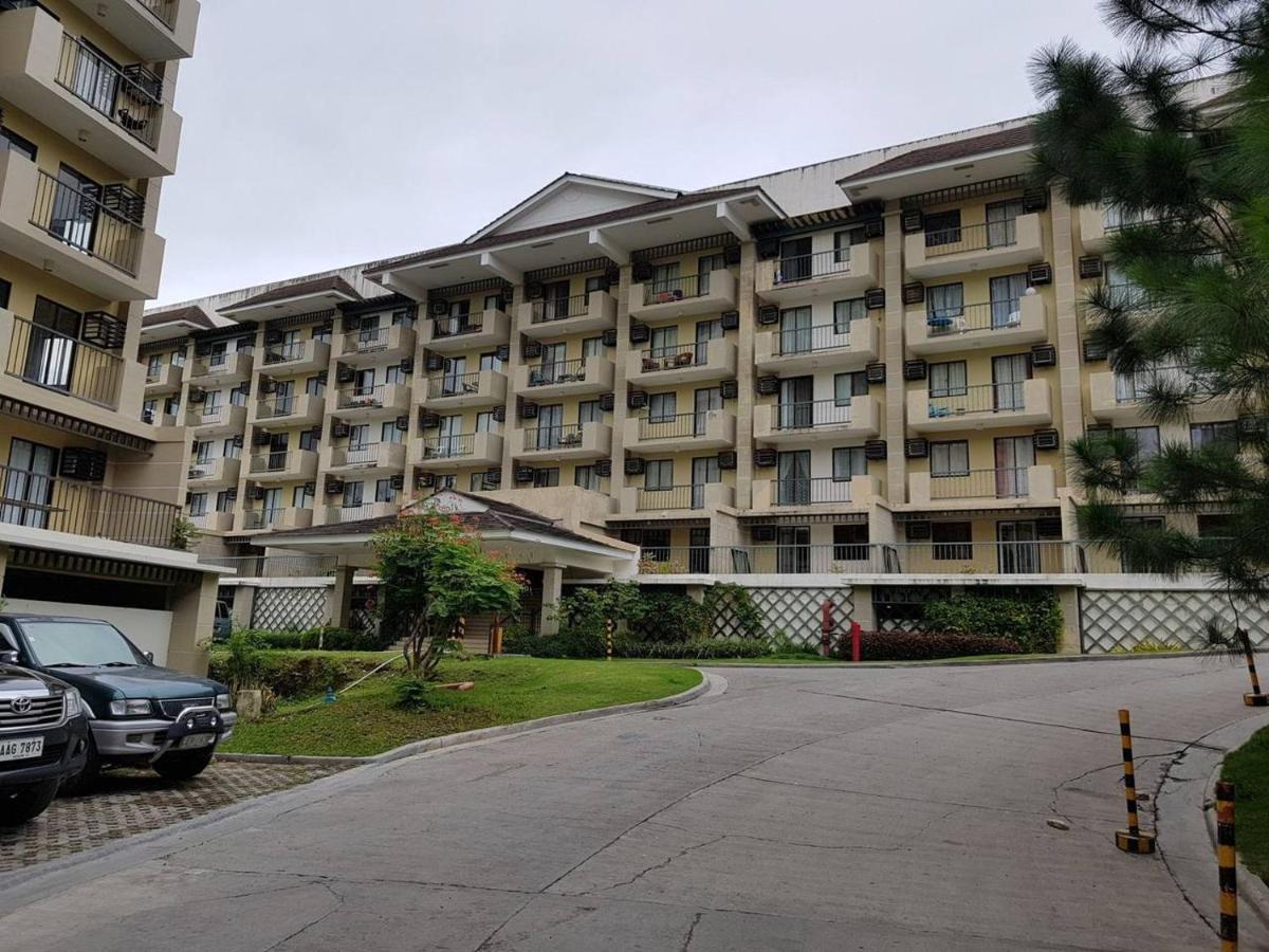 Heart Of The City Studio With Balcony Davao Stadt Exterior foto
