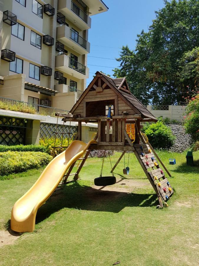 Heart Of The City Studio With Balcony Davao Stadt Exterior foto